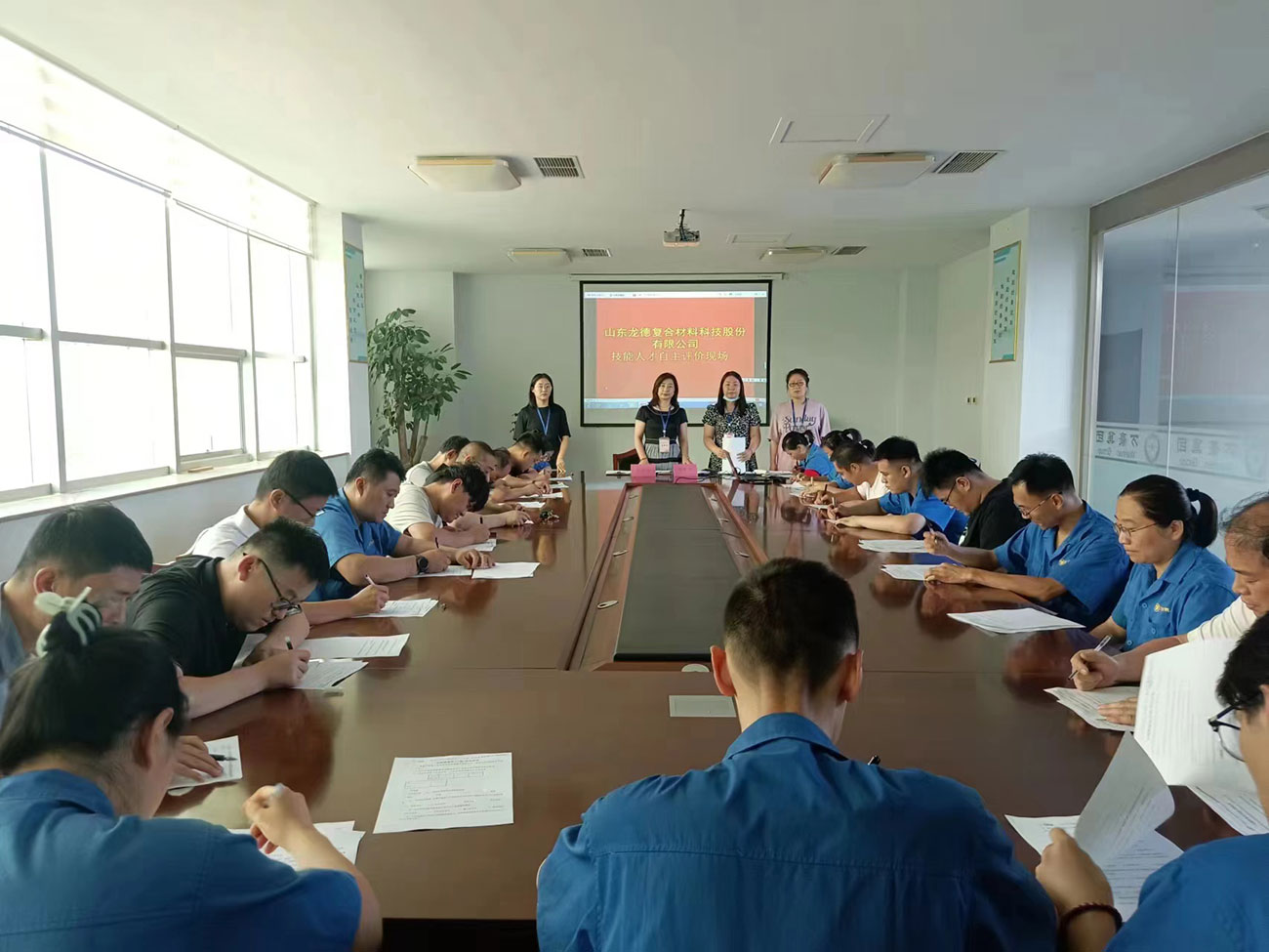 技能人才評價-.jpg 技能人才評價-.jpg